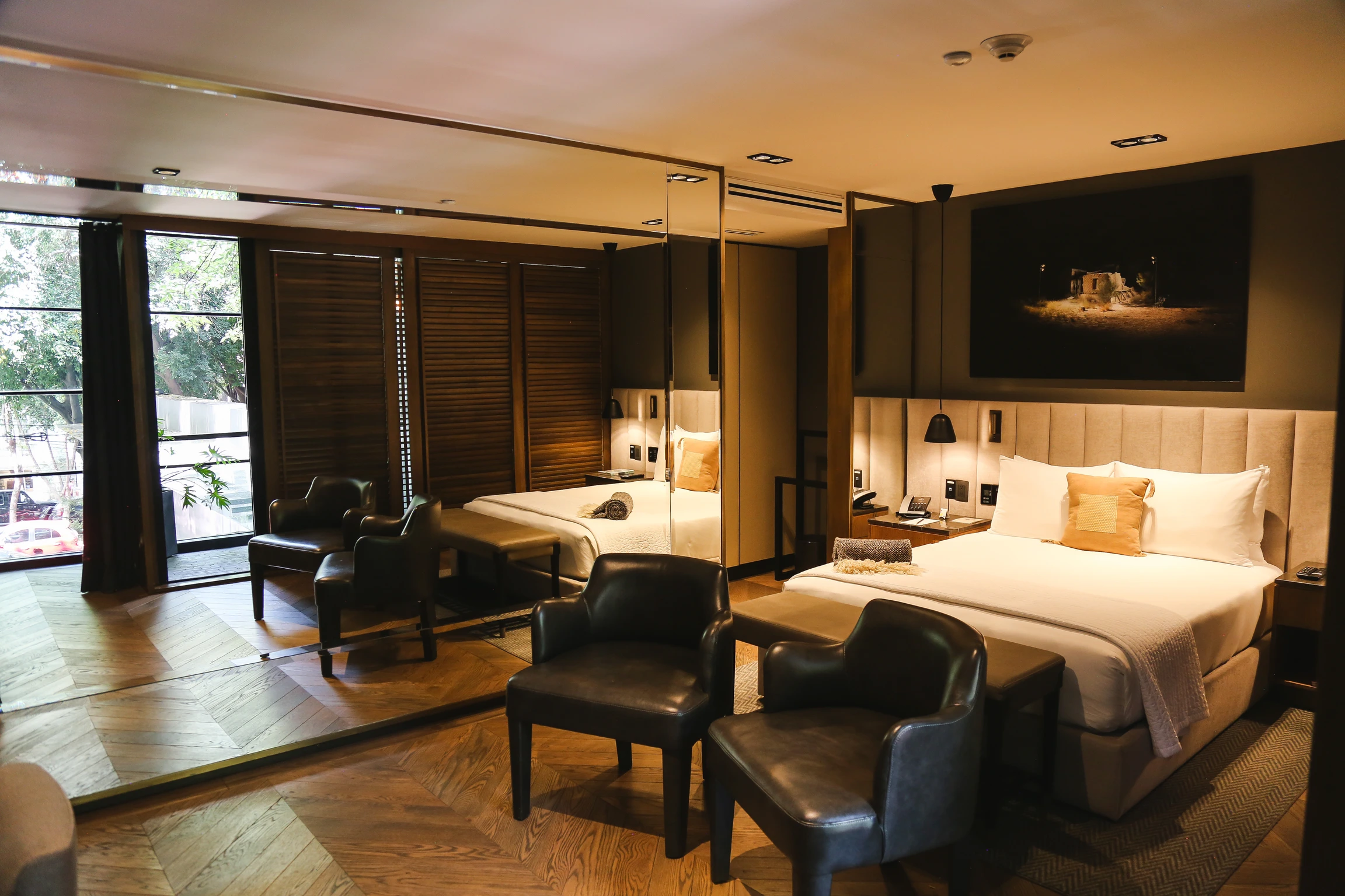 deluxe Signature Suite